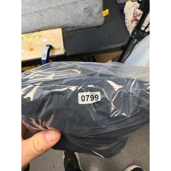 Quiksilver Board Shorts Mens 34 Navy Beach Cargo Pockets Summer Swim Surfer Surf - Picture 7 of 7